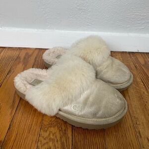 UGG Cozy Metallic Slipper Gold Girl’s Size 2